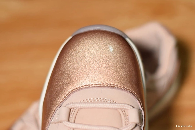 11 Air Low GS Gold Jordan Rose AH7860-105 1116